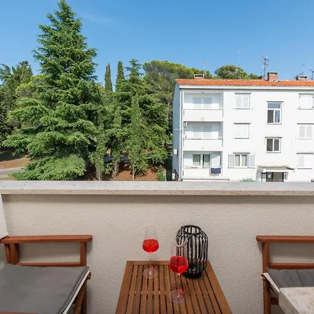 Apartment Noelle By The Sea In Porec, Istria