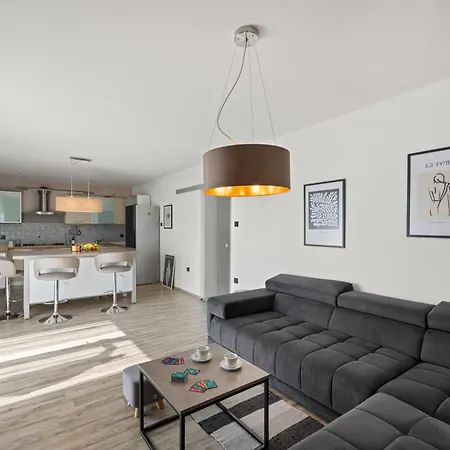 Apartment Noelle By The Sea In Porec, Istria Porec