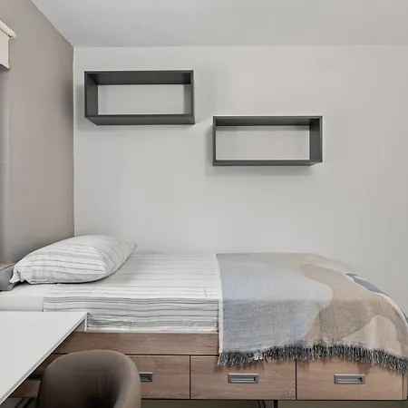 Apartment Noelle By The Sea In Porec, Istria *
