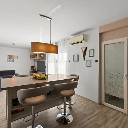 Apartment Noelle By The Sea In Porec, Istria Porec
